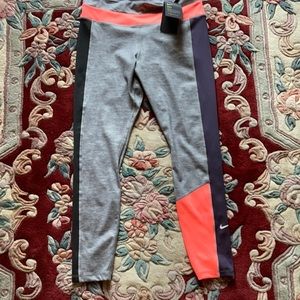 NIKE WOMENS ATHLETIC LEGGINGS…NWT…SZ L…SO CUTE!!!